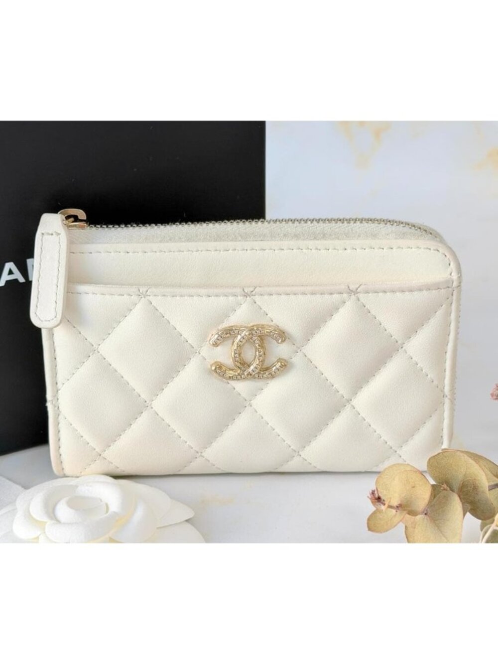 Chanel Quilted CC Logo Fragment Case White